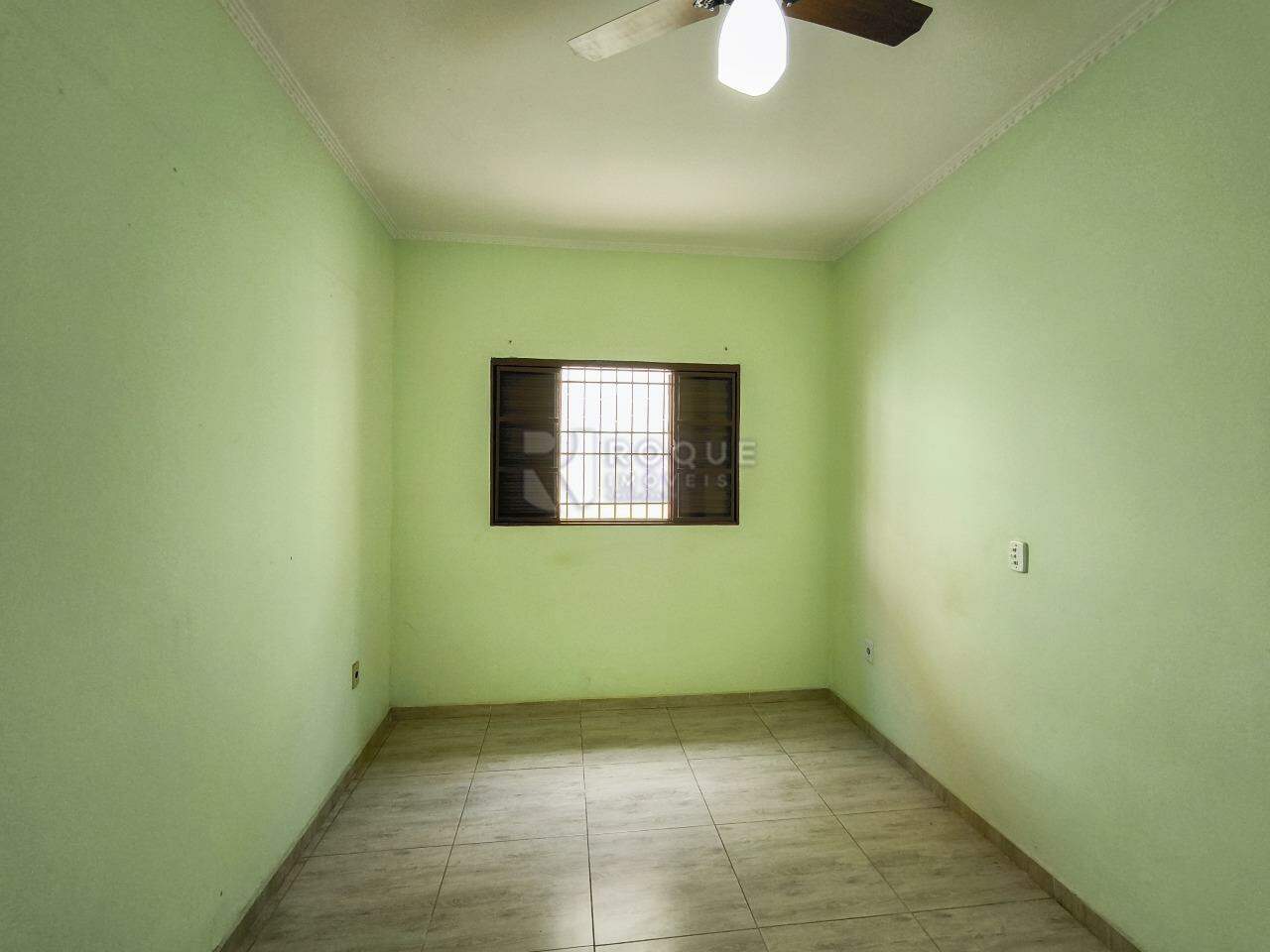 Casa Residencial à venda no bairro Jardim Adélia Cavicchia Grotta: SUÍTE