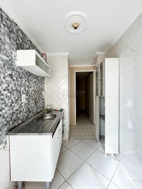 Apartamento à venda no bairro Jardim Olga Veroni: Cozinha 