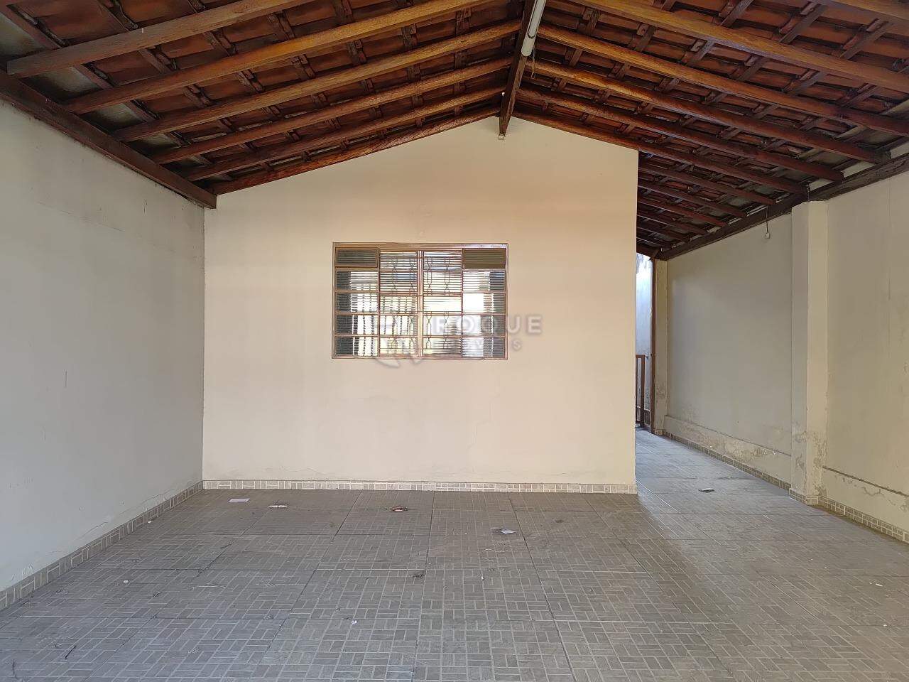 Casa Residencial à venda no bairro Vila Claudia: Garagem