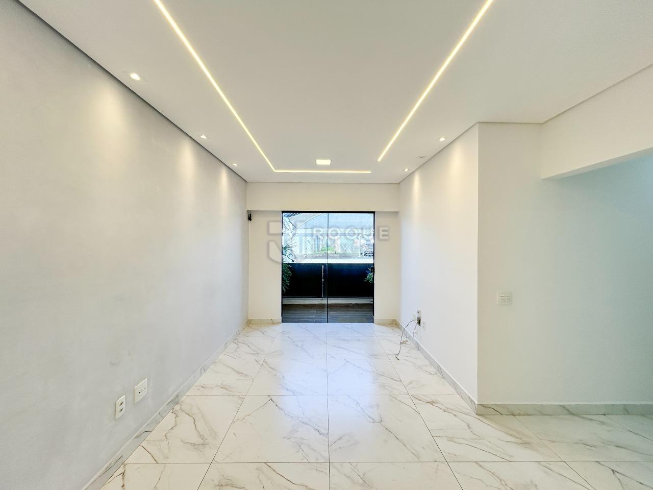 Apartamento à venda no bairro Jardim Ouro Verde: Sala 