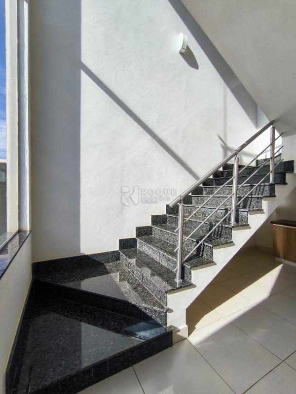 Barracão/Galpão à venda no bairro Jardim Glória: ACESSO PISO SUPERIOR