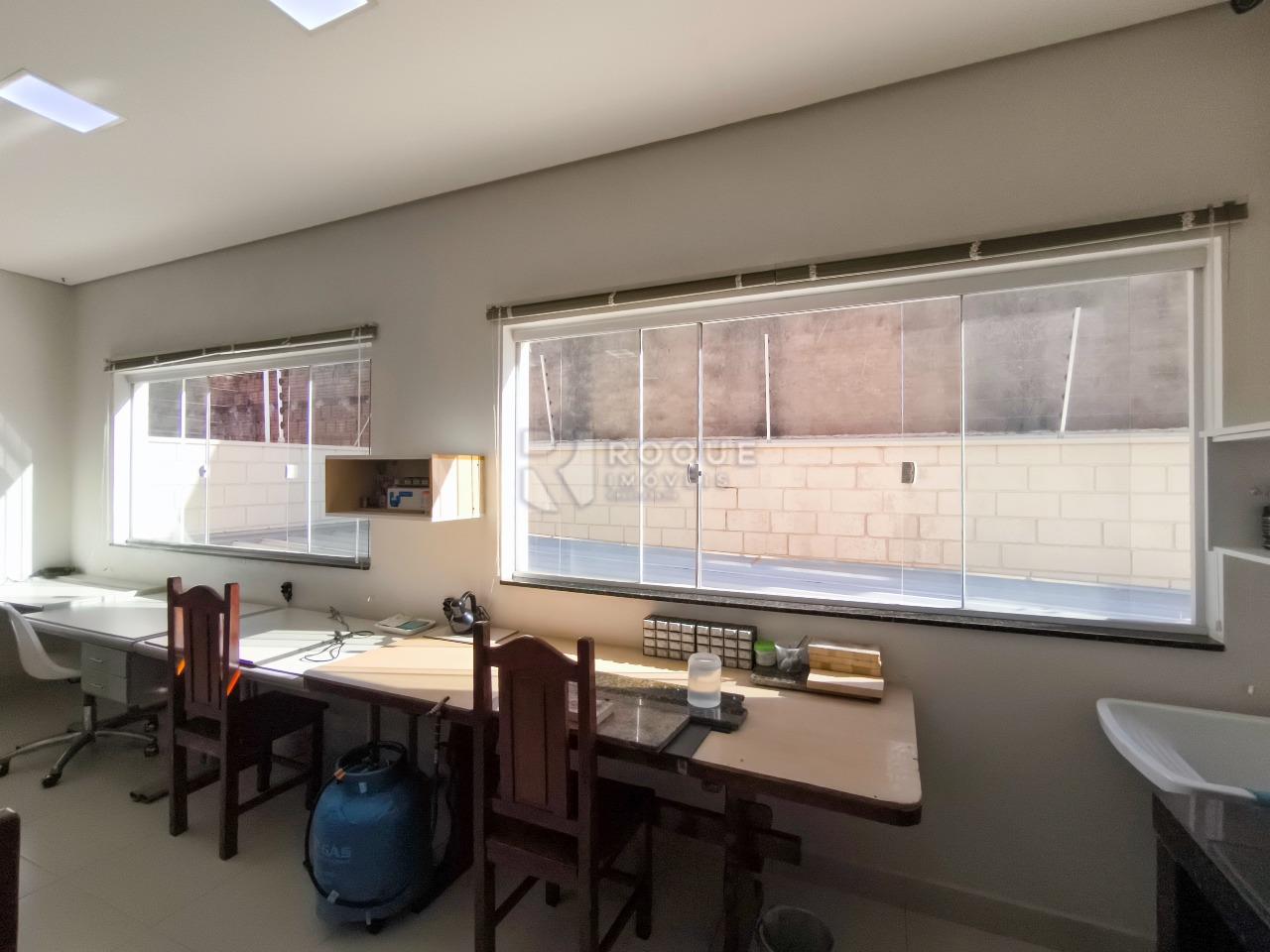 Barracão/Galpão à venda no bairro Jardim Glória: SALÃO 2