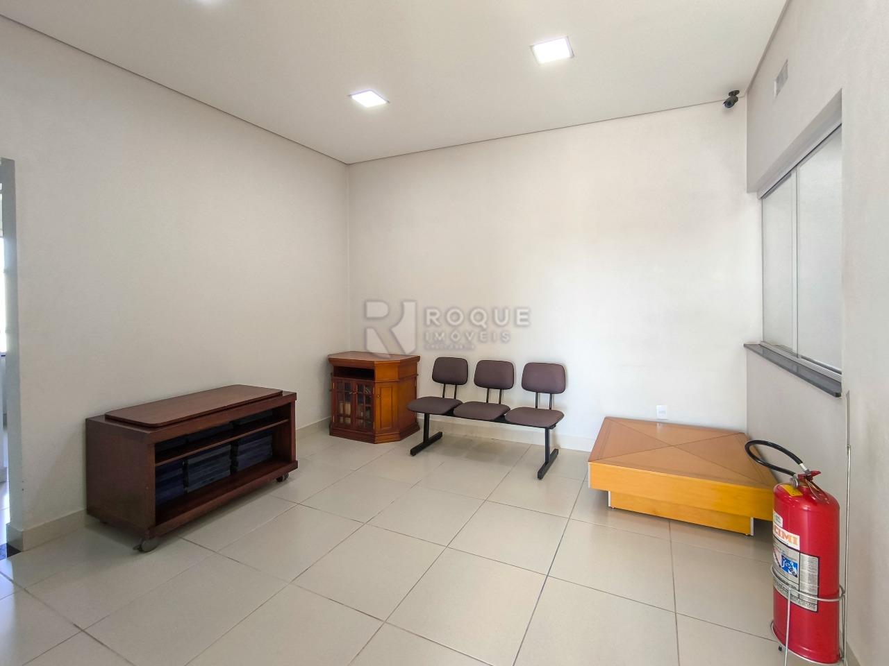 Barracão/Galpão à venda no bairro Jardim Glória: SALA DE ATENDIMENTO