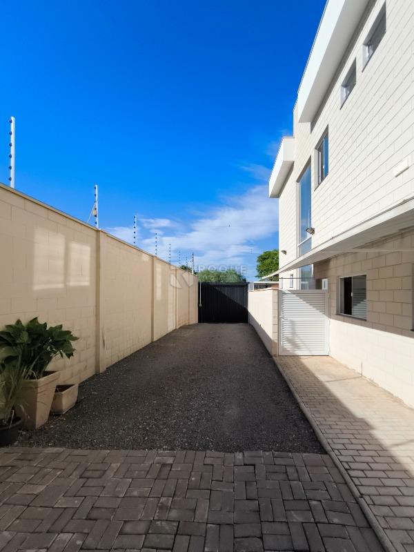Barracão/Galpão à venda no bairro Jardim Glória: ESTACIONAMENTO