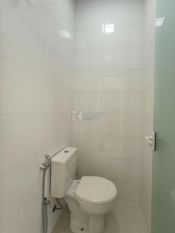 Barracão/Galpão à venda no bairro Jardim Glória: BANHEIRO FEMININO SALÃO 2