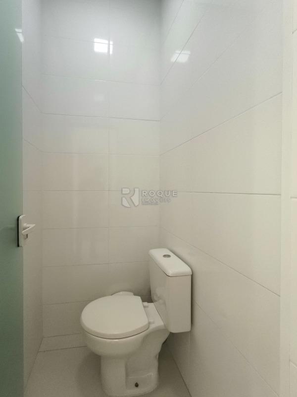 Barracão/Galpão à venda no bairro Jardim Glória: BANHEIRO MASCULINO SALÃO 2