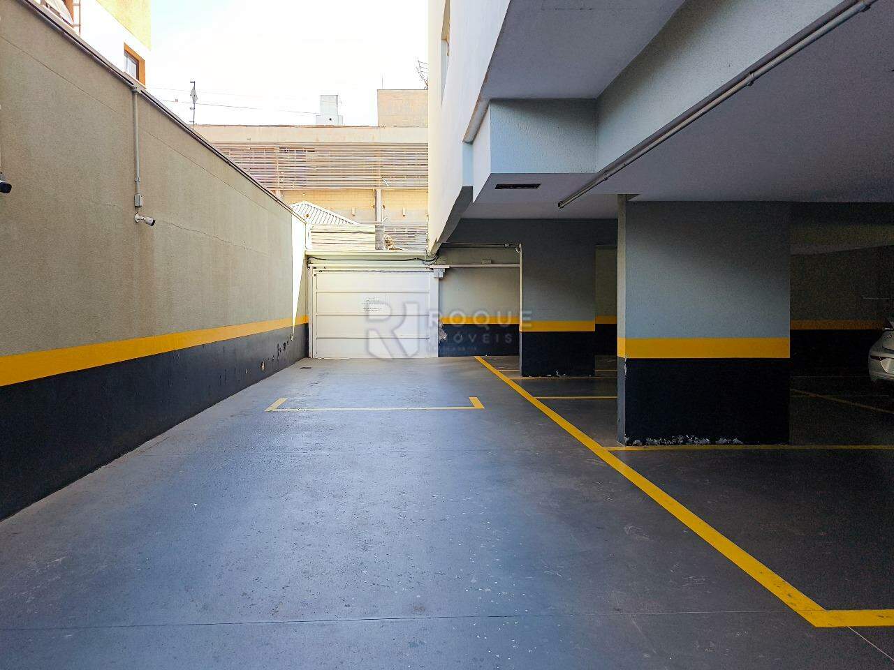 Apartamento à venda no bairro Centro: ESTACIONAMENTO
