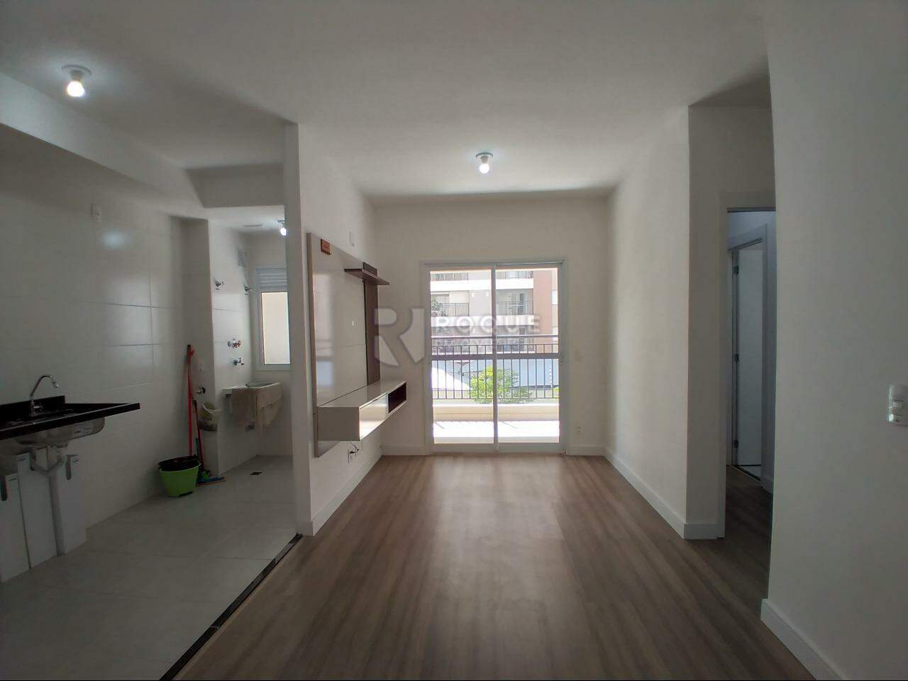 Apartamento para aluguel no bairro Jardim Santa Adélia: SALA