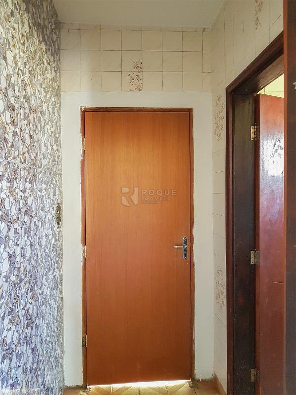 Casa Residencial à venda no bairro Jardim Maria Buchi Modeneis: Corredor interno