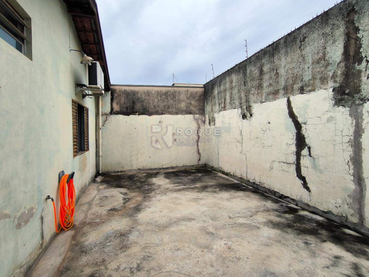 Casa Residencial à venda no bairro Vila Rosana: QUINTAL