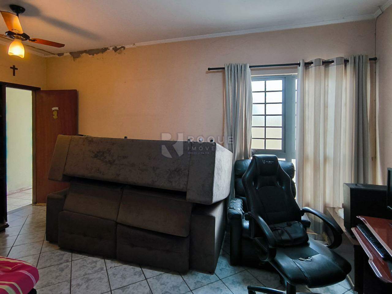 Casa Residencial à venda no bairro Vila Rosana: SALA DE ESTAR