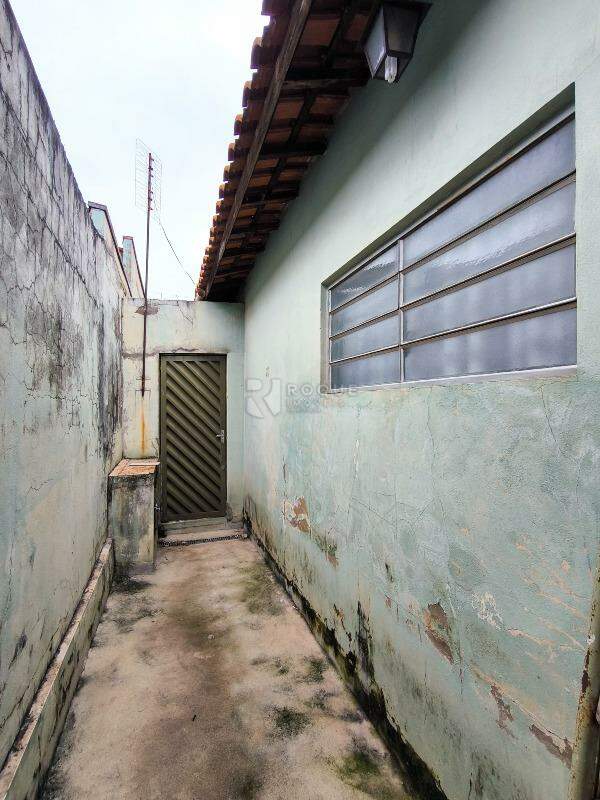 Casa Residencial à venda no bairro Vila Rosana: ENTRADA DE SERVIÇO