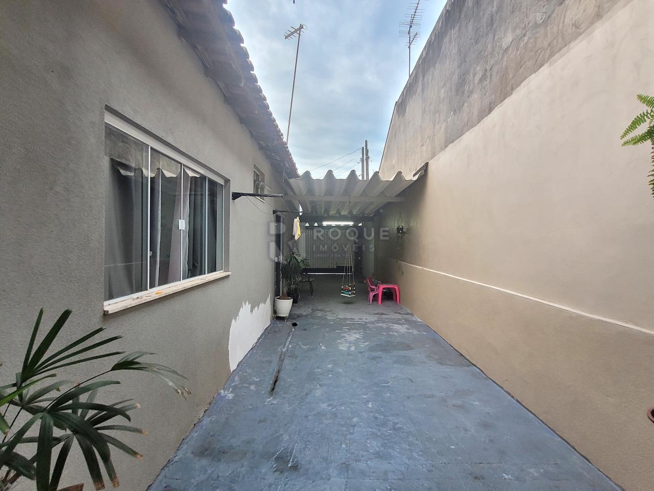 Casa Residencial à venda no bairro Parque Residencial Santa Eulália: CORREDOR LATERAL