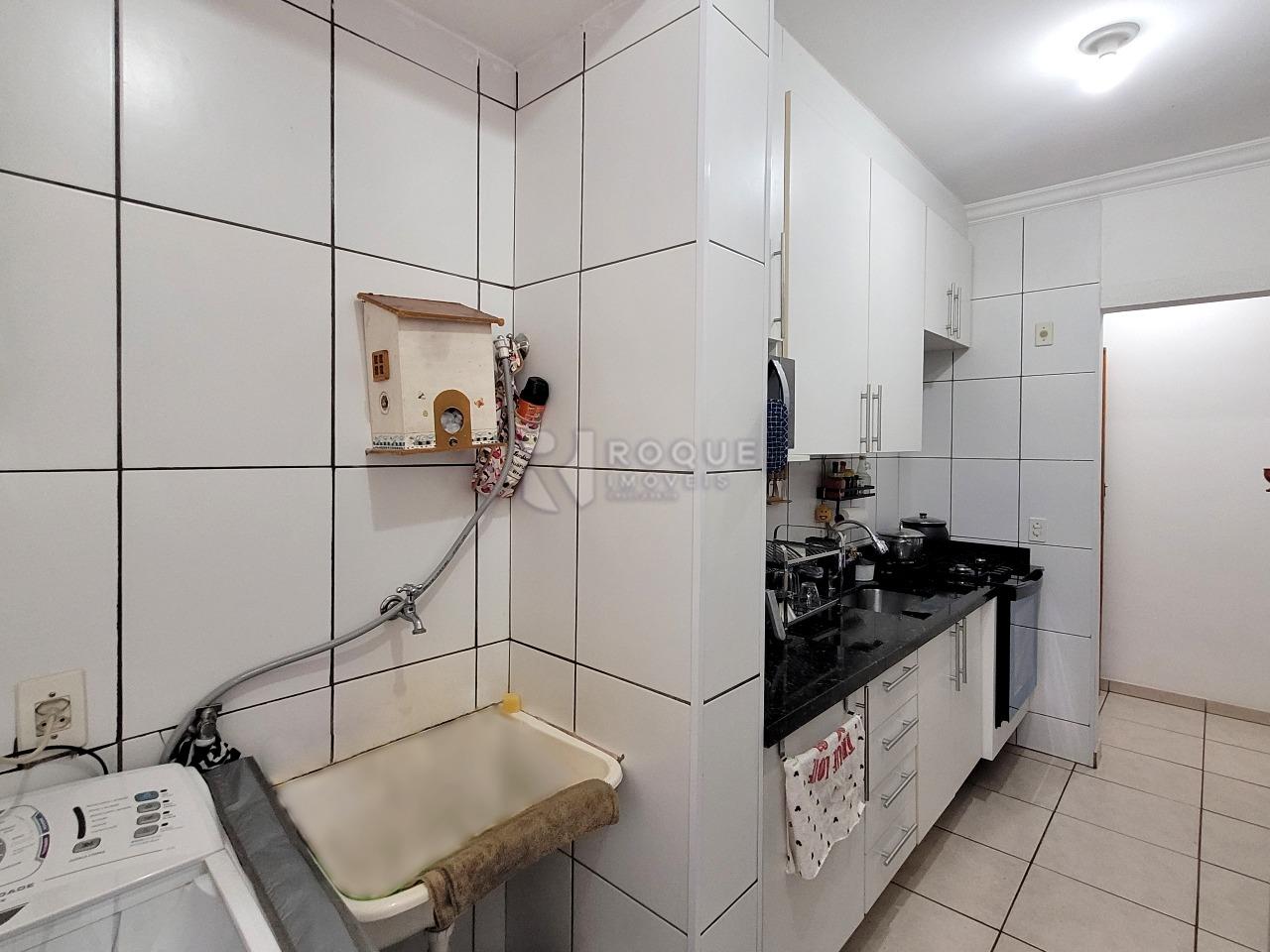 Apartamento à venda no bairro Vila Queiroz: Área de serviço