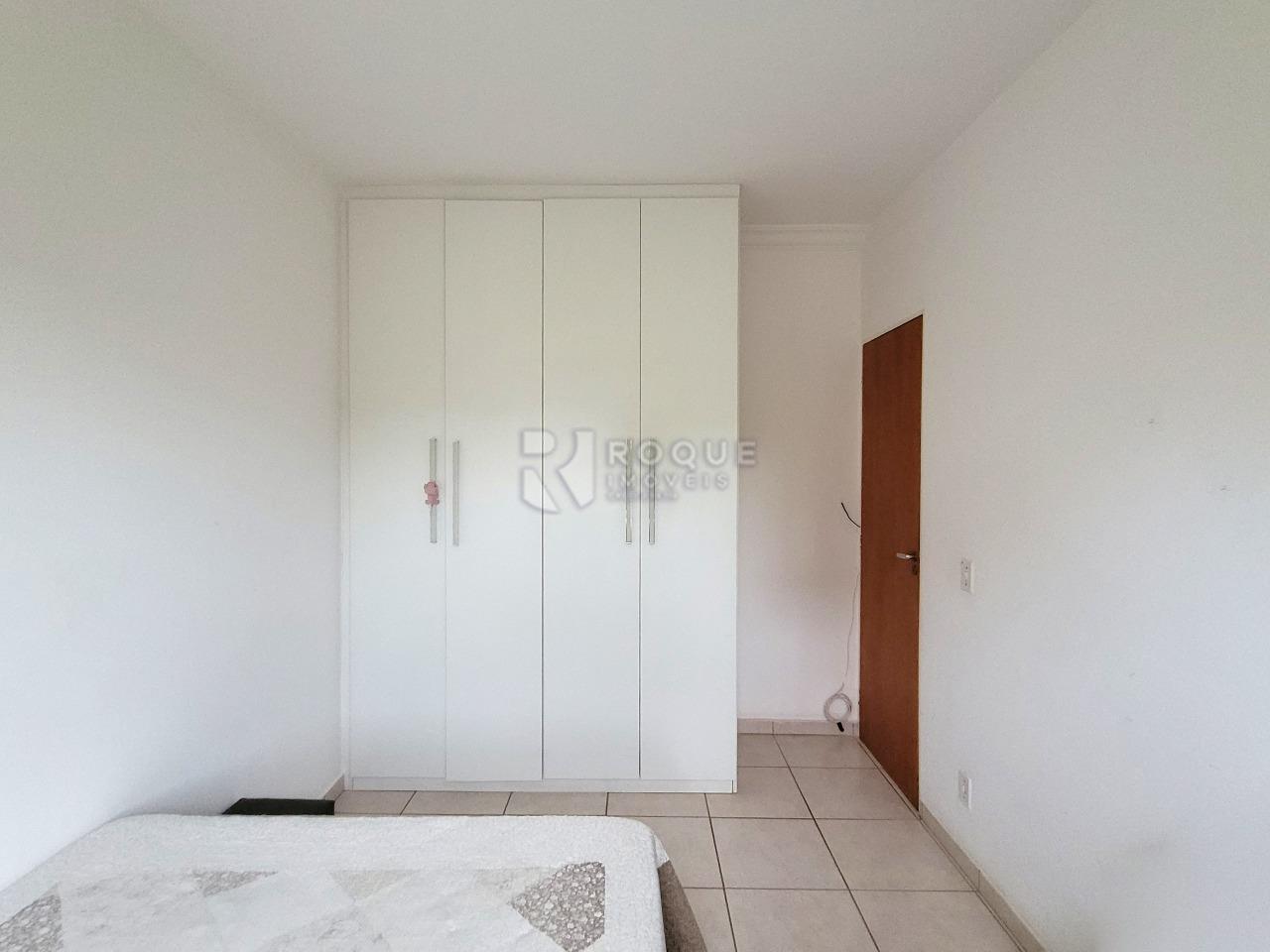 Apartamento à venda no bairro Vila Queiroz: Dormitório 2