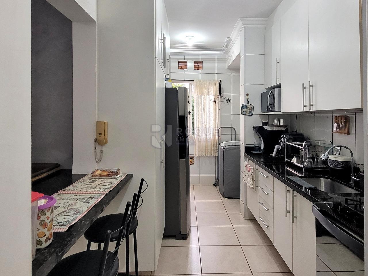Apartamento à venda no bairro Vila Queiroz: Cozinha
