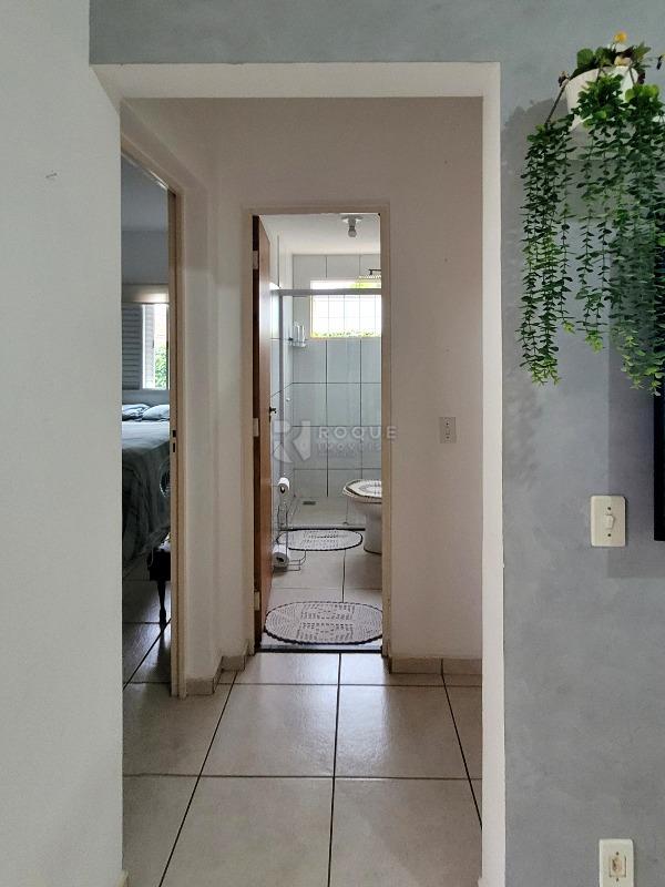 Apartamento à venda no bairro Vila Queiroz: Hall