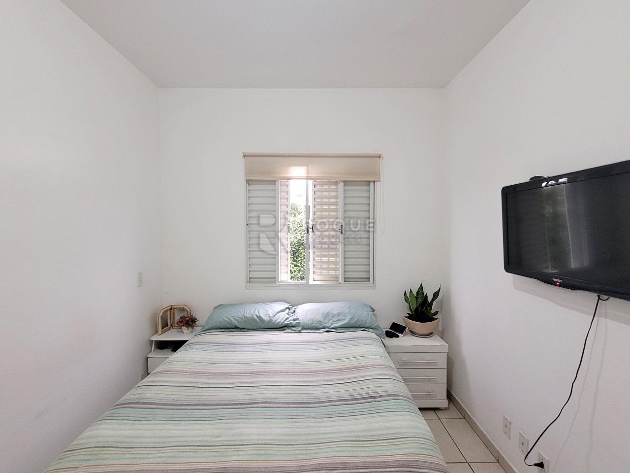 Apartamento à venda no bairro Vila Queiroz: Dormitório 1