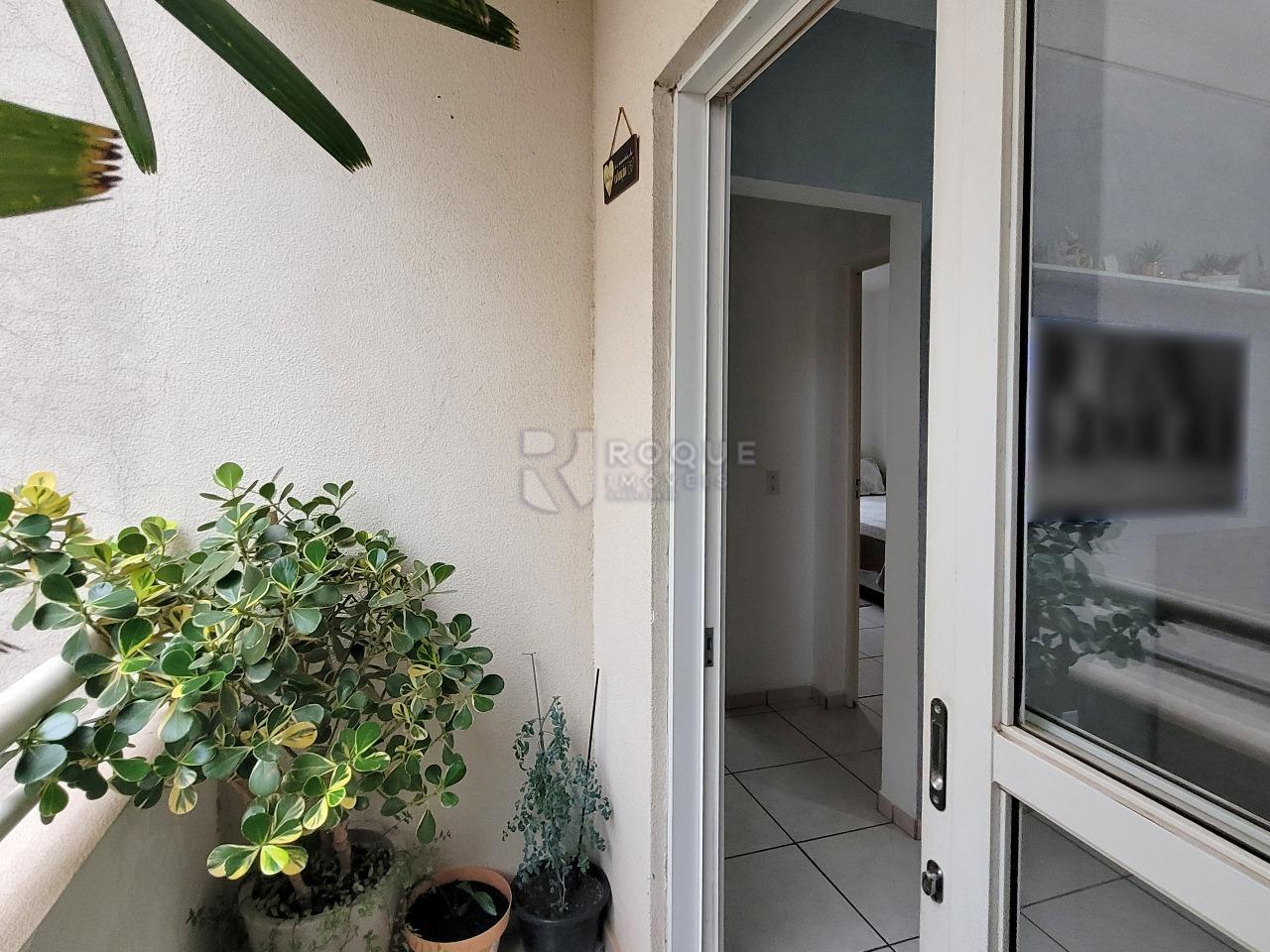 Apartamento à venda no bairro Vila Queiroz: Sacada