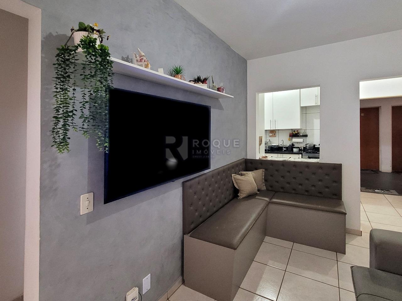 Apartamento à venda no bairro Vila Queiroz: Sala