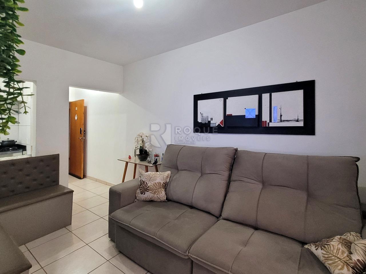 Apartamento à venda no bairro Vila Queiroz: Sala