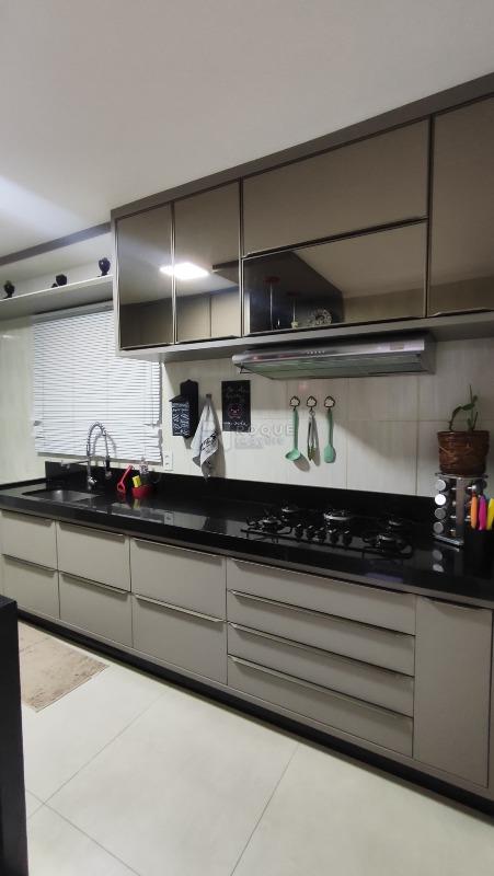 Apartamento à venda no bairro Chácaras Antonieta: COZINHA