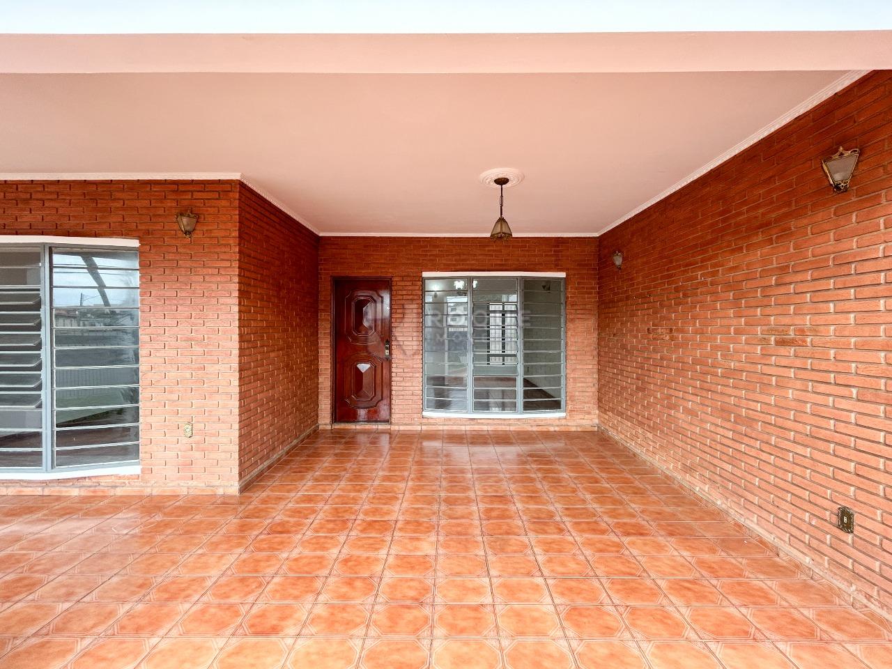 Casa Residencial para aluguel no bairro Parque Egisto Ragazzo: Garagem 