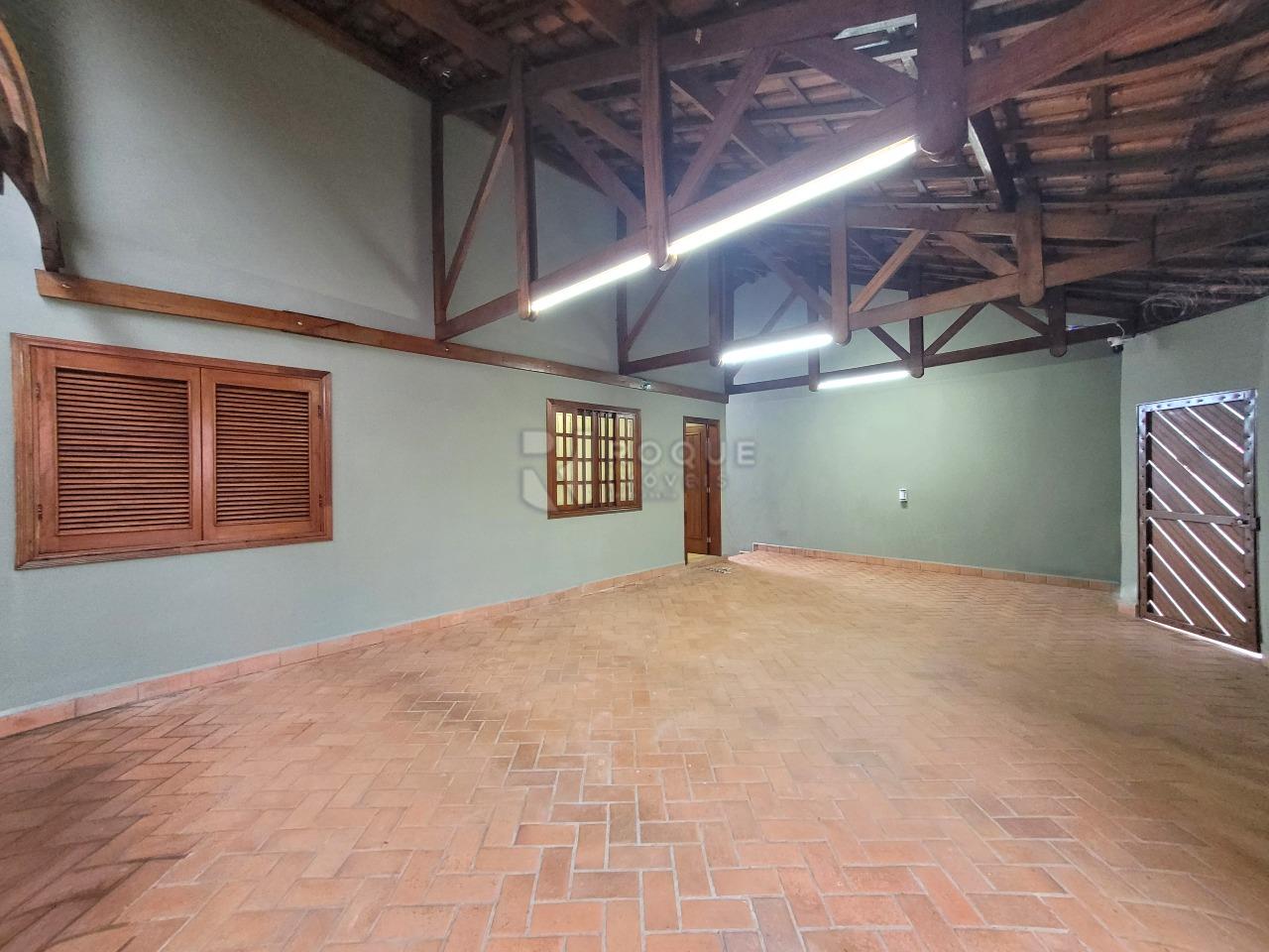 Casa Residencial à venda no bairro Parque Hippolyto: Garagem