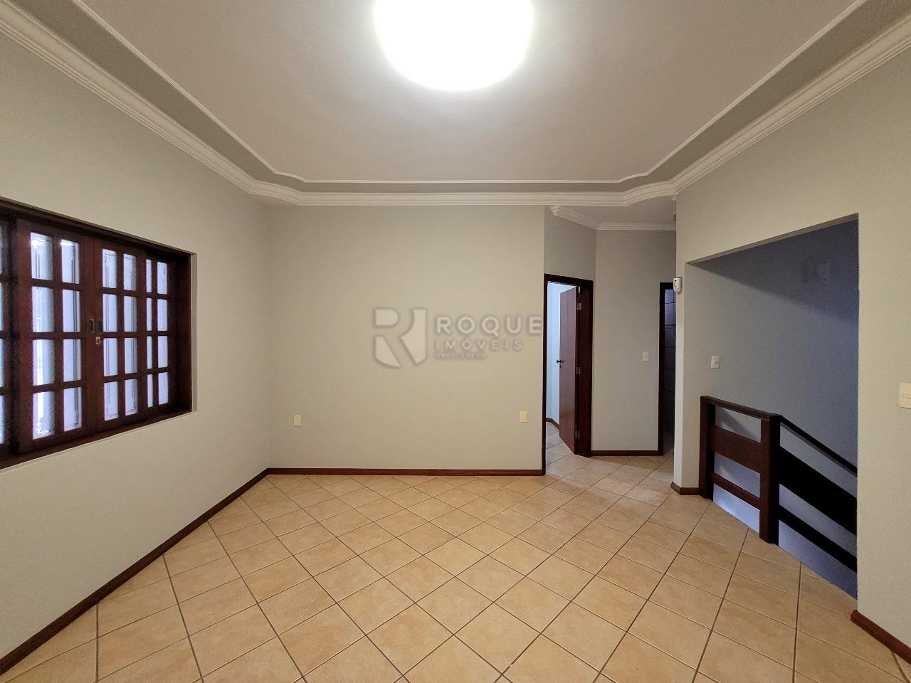 Casa Residencial à venda no bairro Parque Hippolyto: Acesso segundo andar