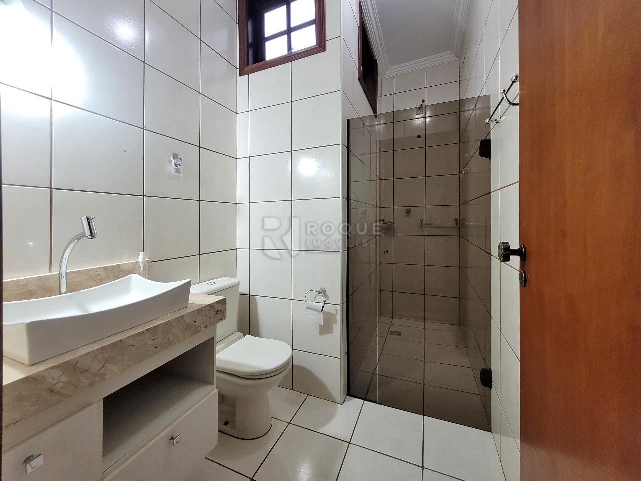 Casa Residencial à venda no bairro Parque Hippolyto: WC Social