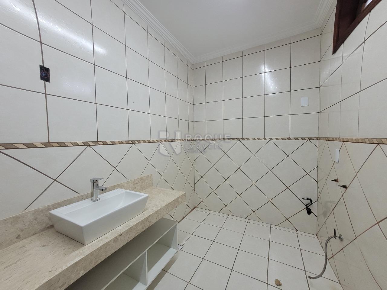 Casa Residencial à venda no bairro Parque Hippolyto: WC Suíte