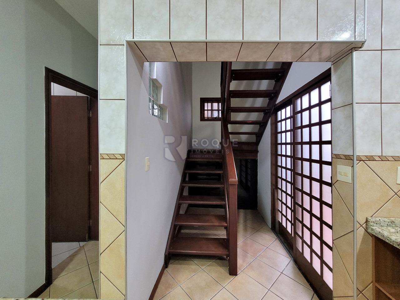 Casa Residencial à venda no bairro Parque Hippolyto: Acesso segundo andar