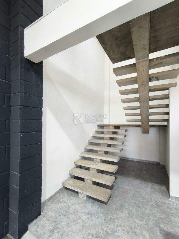 Barracão/Galpão para aluguel no bairro Residencial Colinas do Engenho I: ACESSO SALA