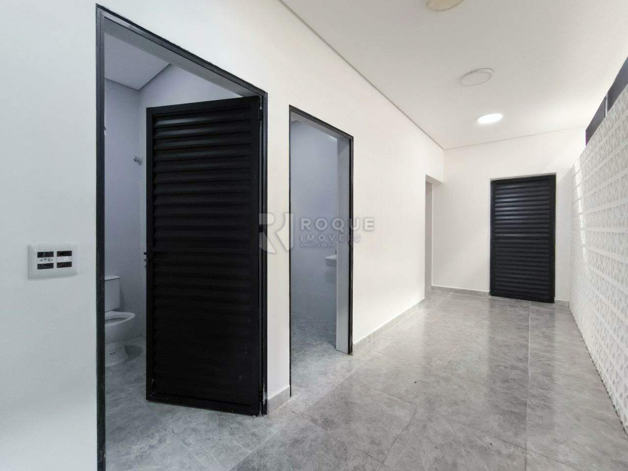 Barracão/Galpão para aluguel no bairro Residencial Colinas do Engenho I: SANITÁRIOS