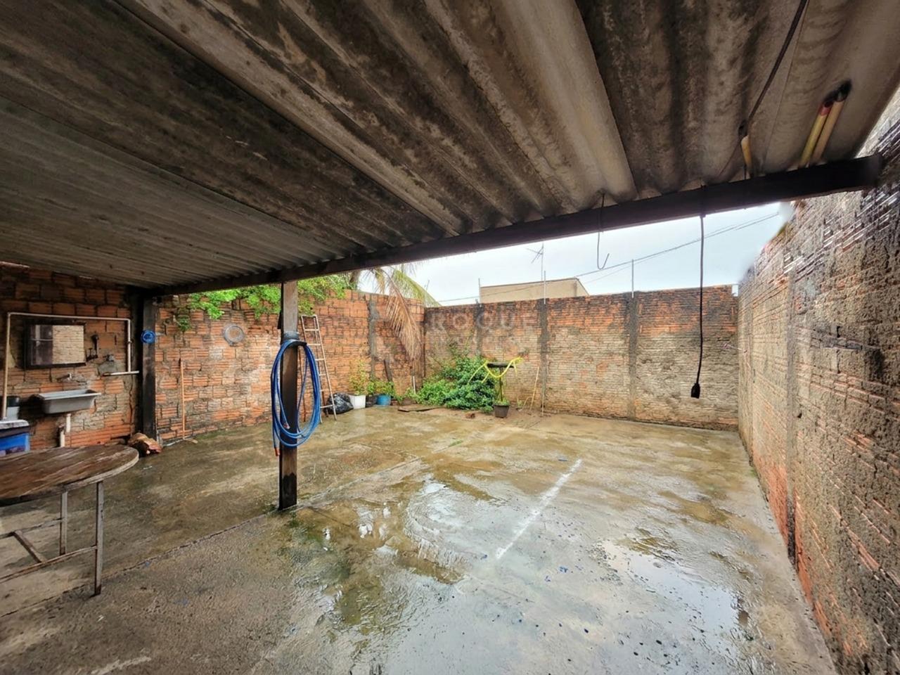 Casa Residencial à venda no bairro Jardim Lagoa Nova: Quintal