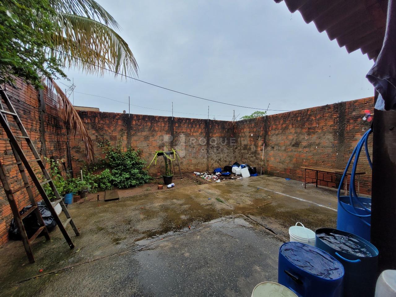 Casa Residencial à venda no bairro Jardim Lagoa Nova: Quintal