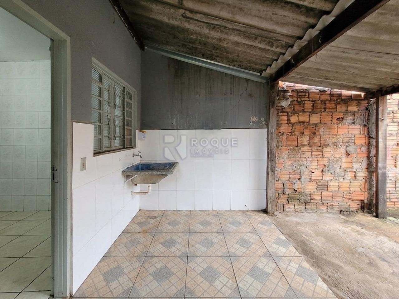 Casa Residencial à venda no bairro Jardim Lagoa Nova: Área de serviço