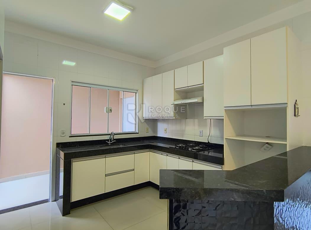 Casa em condomínio para aluguel no bairro Jardim Residencial Campo Novo: Cozinha 