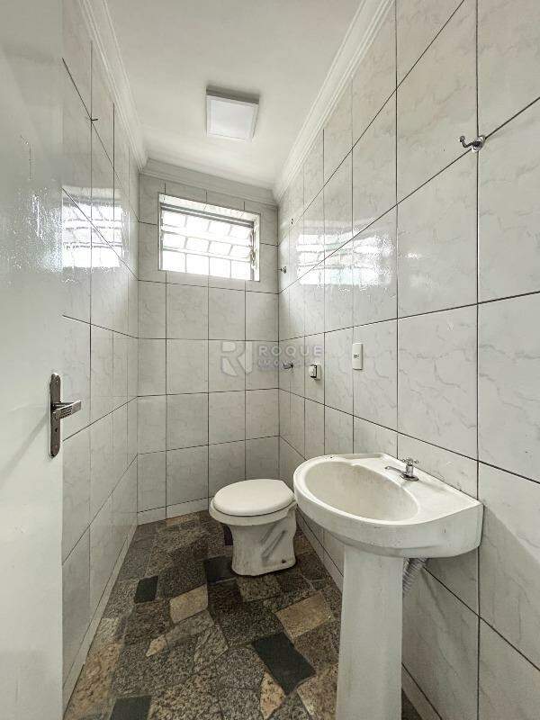 Salão para aluguel no bairro Jardim Adélia Cavicchia Grotta: Salão / WC social 2