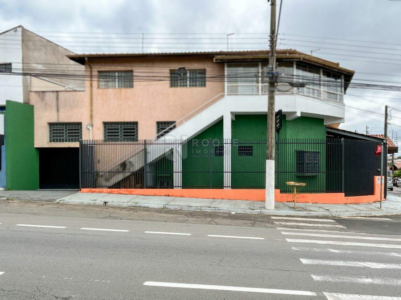 Salão para aluguel no bairro Jardim Adélia Cavicchia Grotta: Fachada