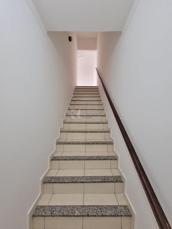 Casa Residencial para aluguel no bairro Jardim das Palmeiras: ACESSO PISO SUPERIOR