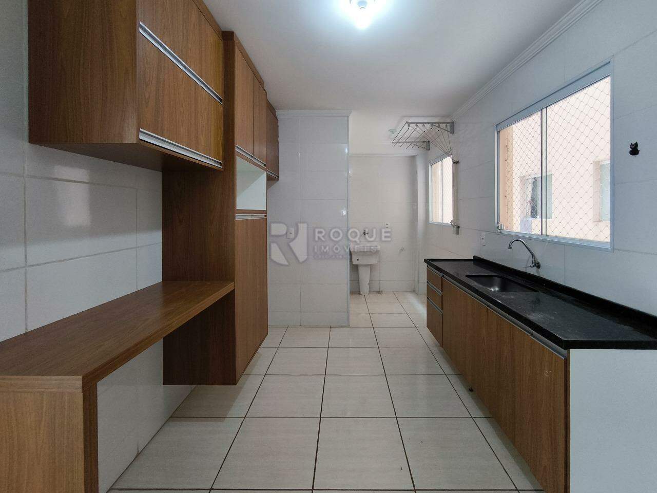 Apartamento à venda no bairro Jardim Ouro Verde: COZINHA