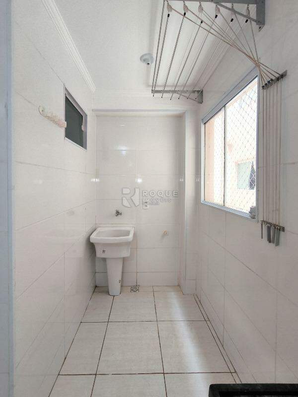Apartamento à venda no bairro Jardim Ouro Verde: LAVANDERIA