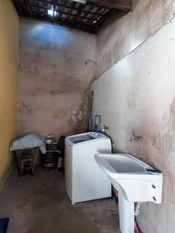 Casa Residencial à venda no bairro Chácaras Antonieta: LAVANDERIA