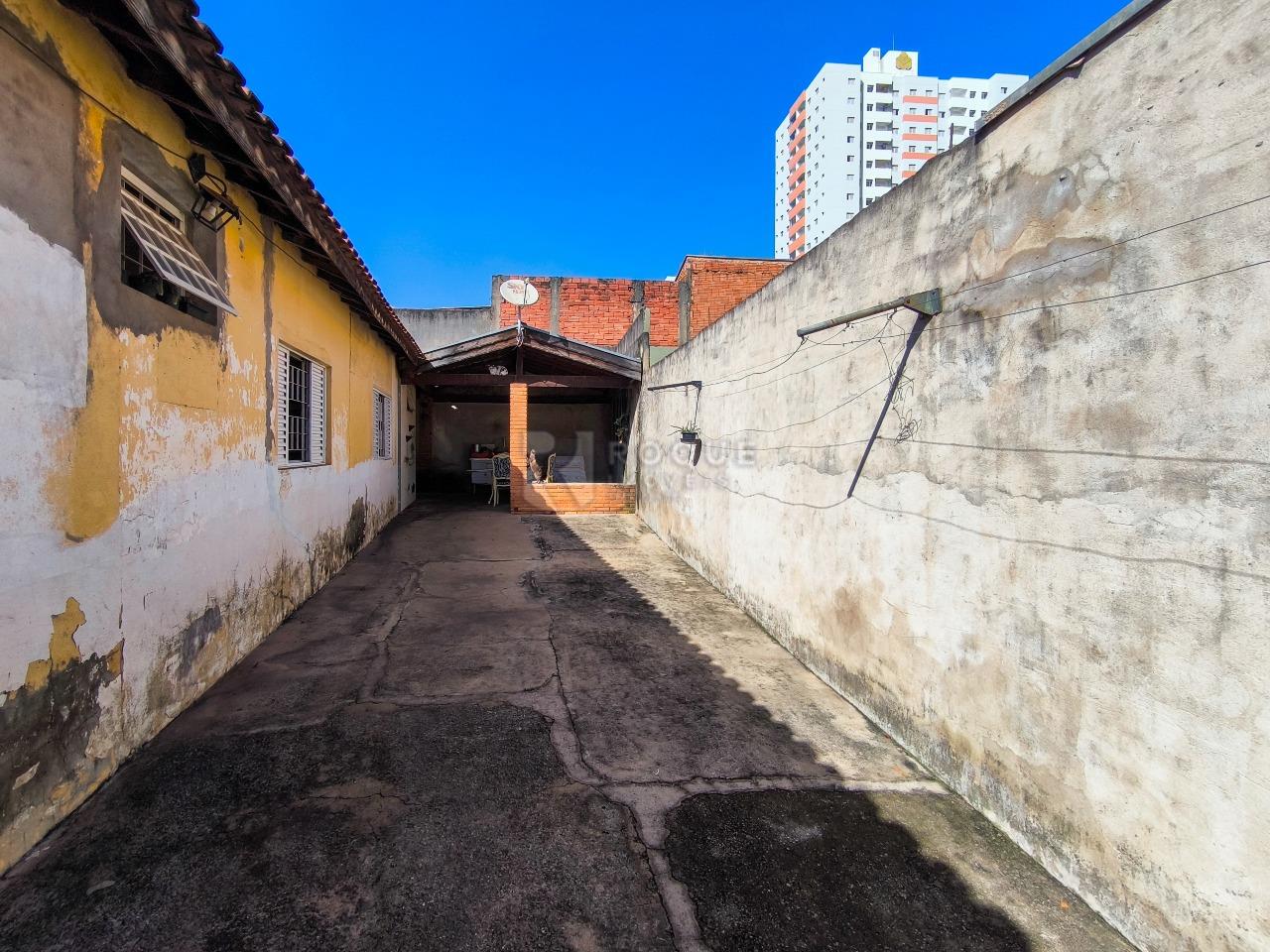 Casa Residencial à venda no bairro Chácaras Antonieta: QUINTAL