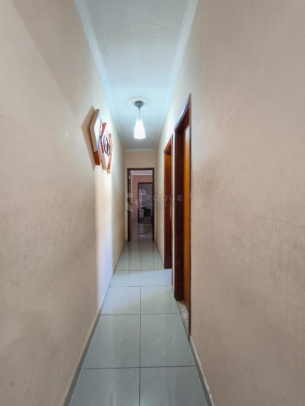 Casa Residencial à venda no bairro Chácaras Antonieta: CORREDOR INTERNO