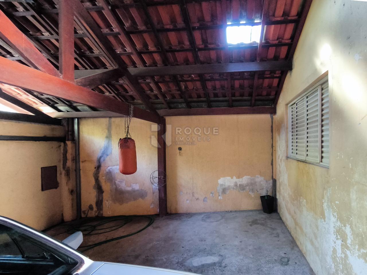 Casa Residencial à venda no bairro Chácaras Antonieta: GARAGEM