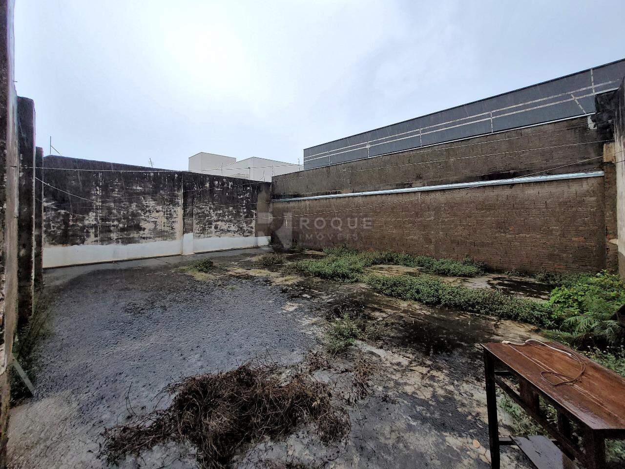 Casa Residencial à venda no bairro Jardim Piratininga: Fundos