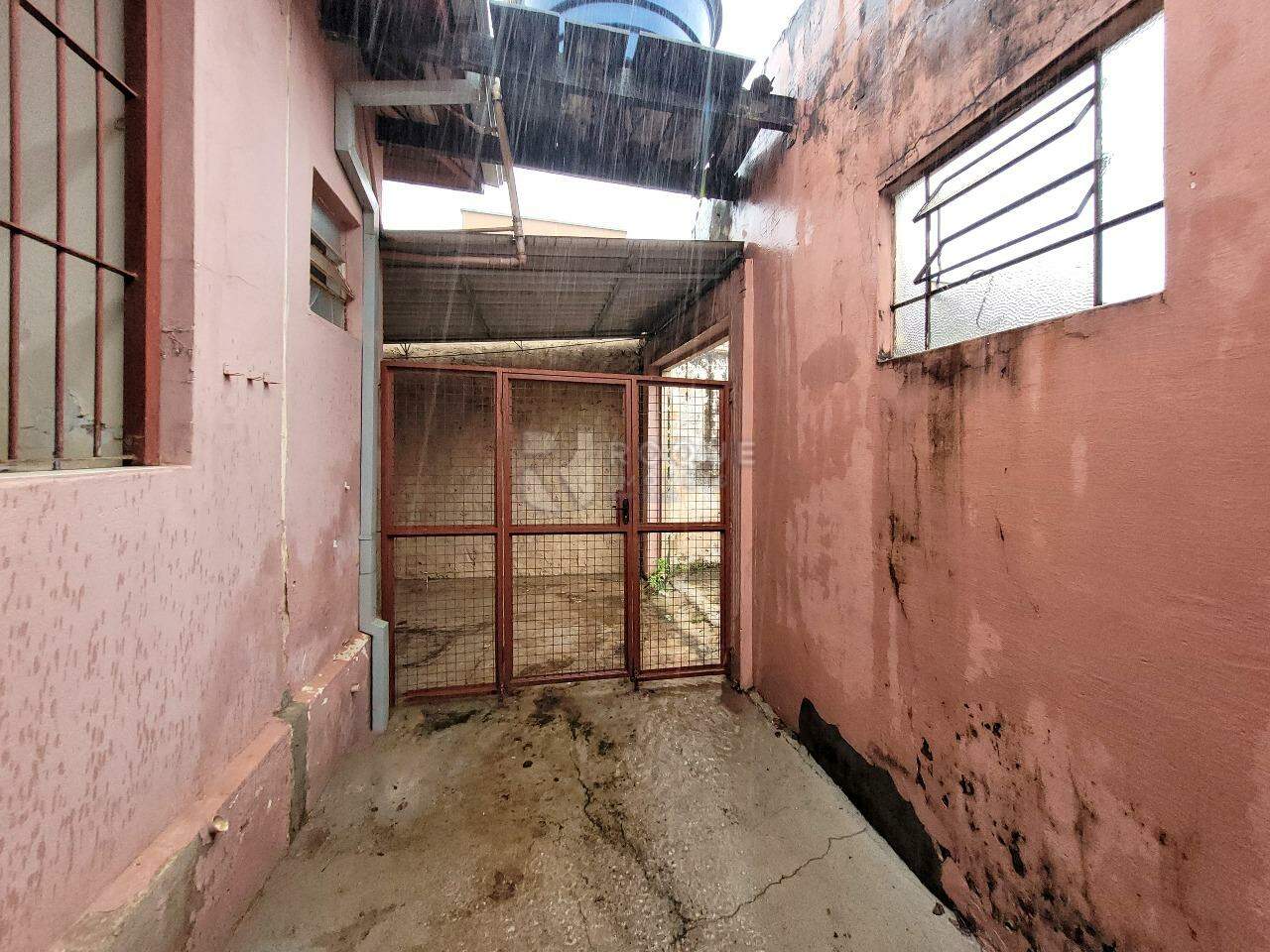 Casa Residencial à venda no bairro Jardim Piratininga: Fundos
