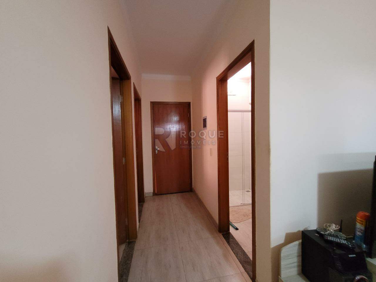Casa Residencial à venda no bairro Jardim Lagoa Nova: Hall